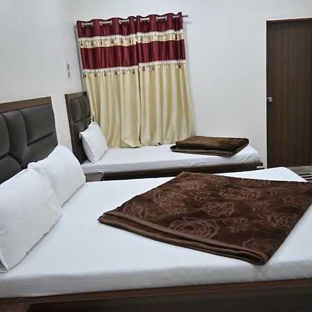 Hotel Roshan Palace Ambaji Kültér fotó