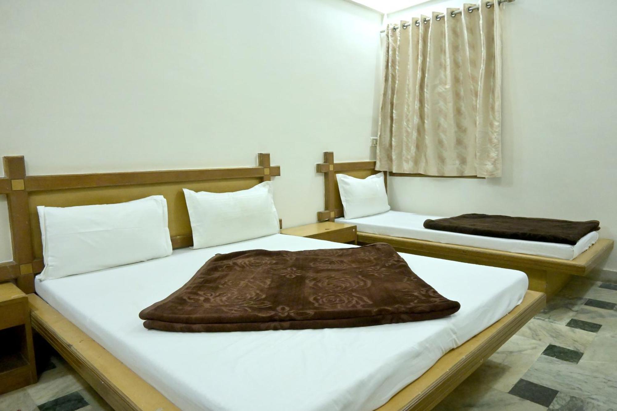 Hotel Roshan Palace Ambaji Kültér fotó