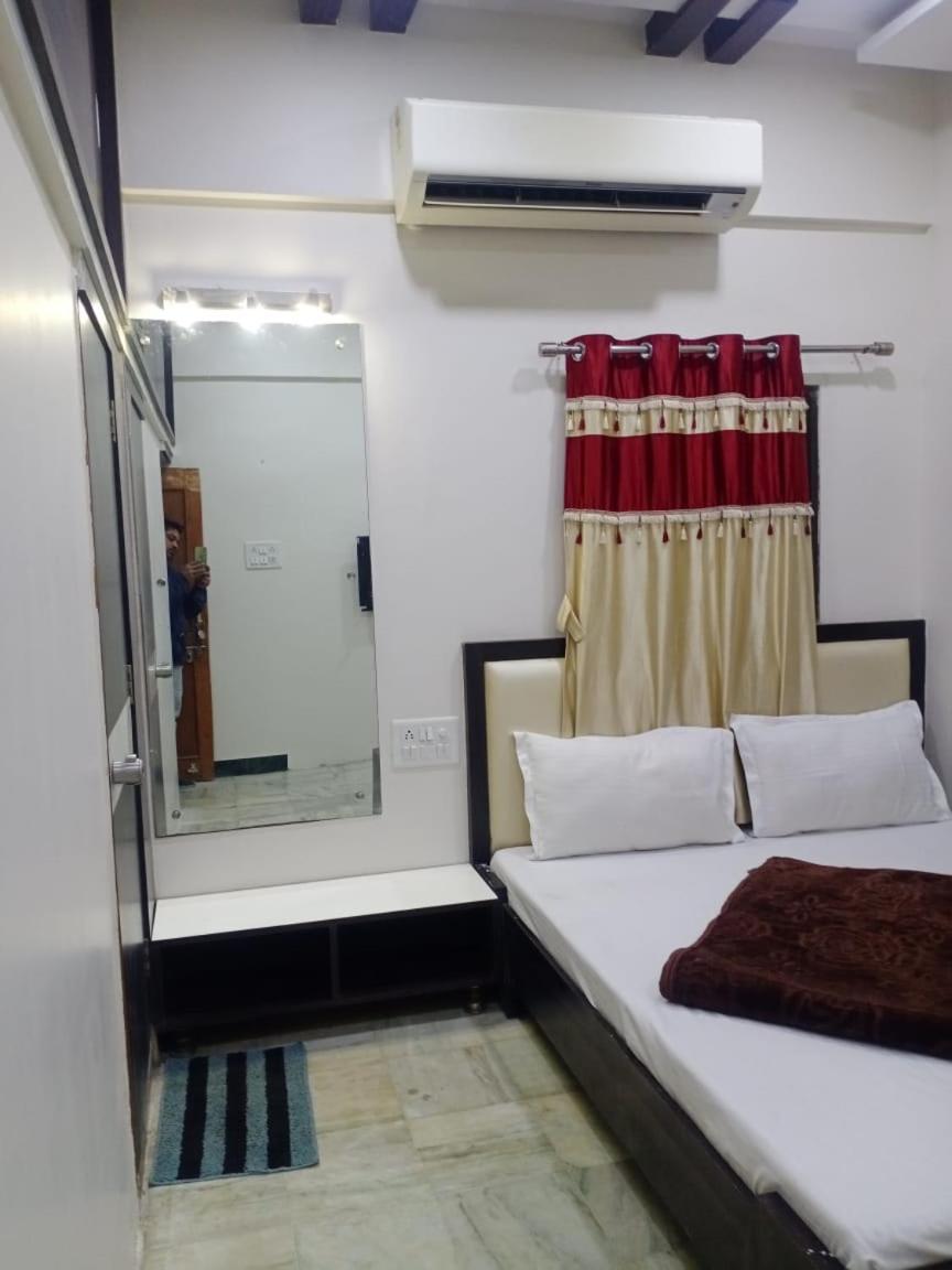 Hotel Roshan Palace Ambaji Kültér fotó